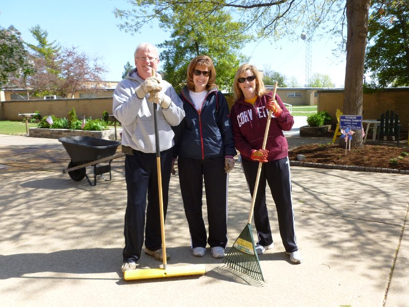 VA Garden April 2013 073